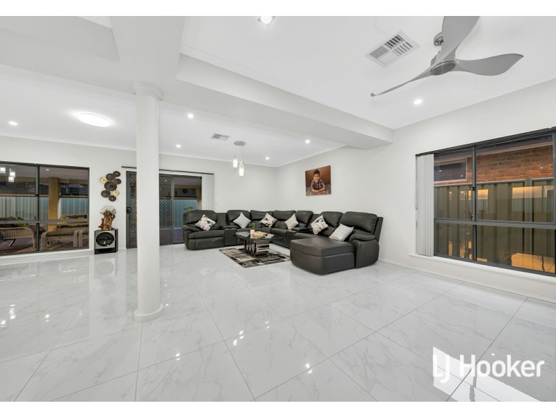 52 Shoalhaven Cct, Mawson Lakes SA 5095