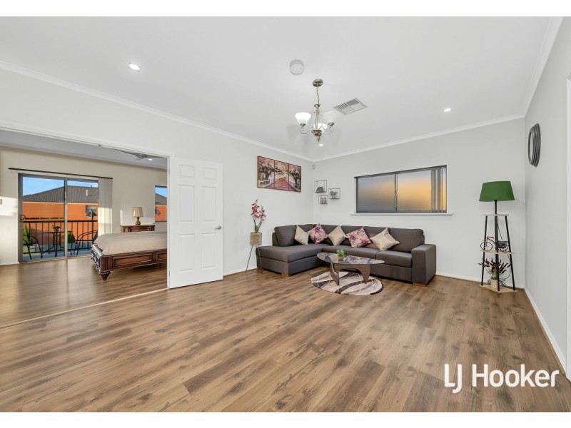 52 Shoalhaven Cct, Mawson Lakes SA 5095