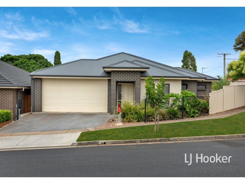 8 Fairview Tce, Clearview SA 5085