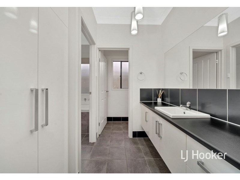 8 Fairview Tce, Clearview SA 5085