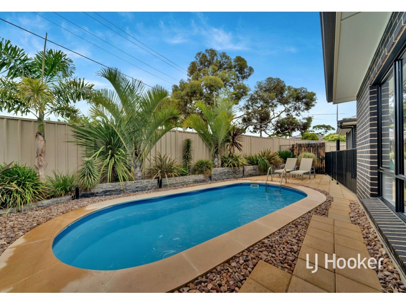 8 Fairview Tce, Clearview SA 5085