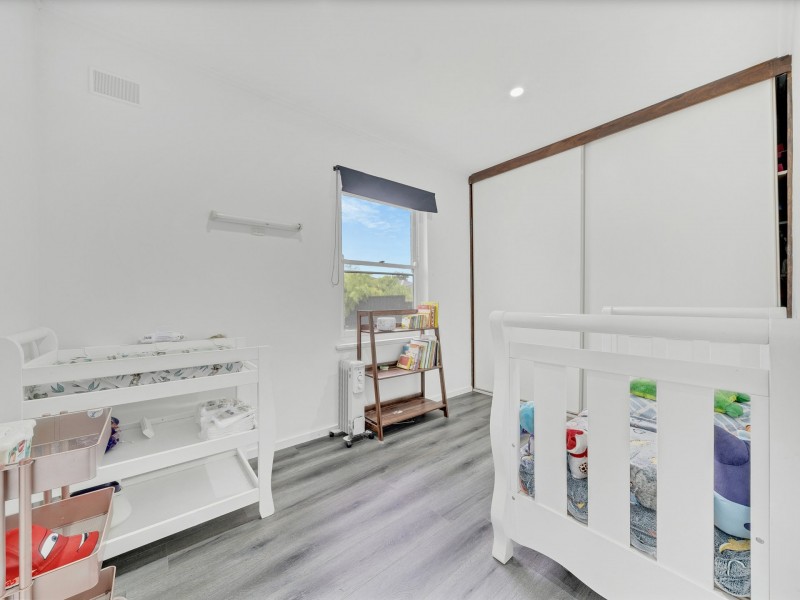 21 Barrington Ave, Enfield SA 5085