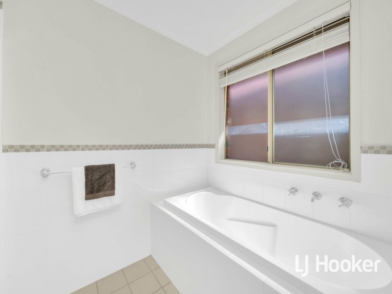 6A Warramunga Ave, Greenacres SA 5086