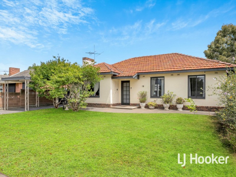 19 Blount St, Blair Athol SA 5084