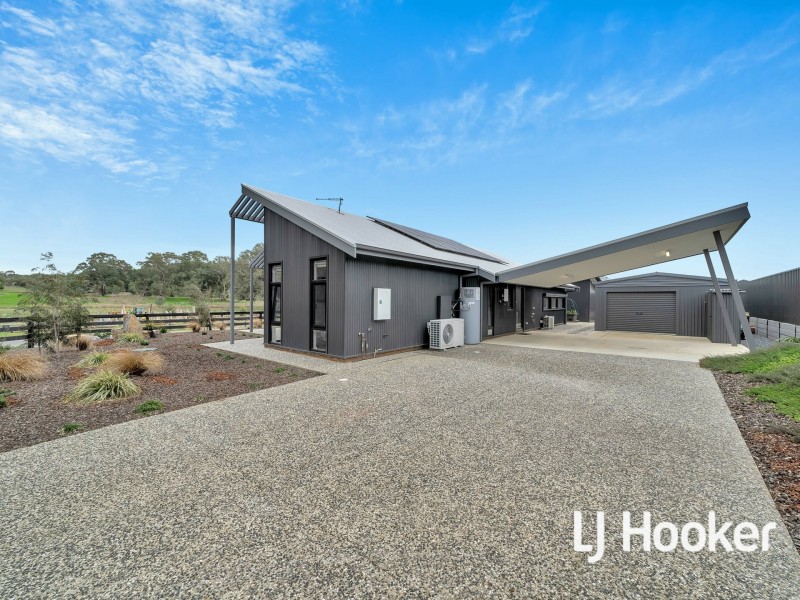 8 Dunnfield Drive, Mount Torrens SA 5244