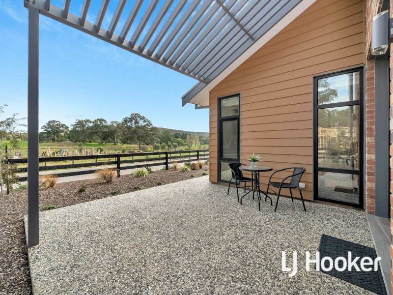 8 Dunnfield Drive, Mount Torrens SA 5244