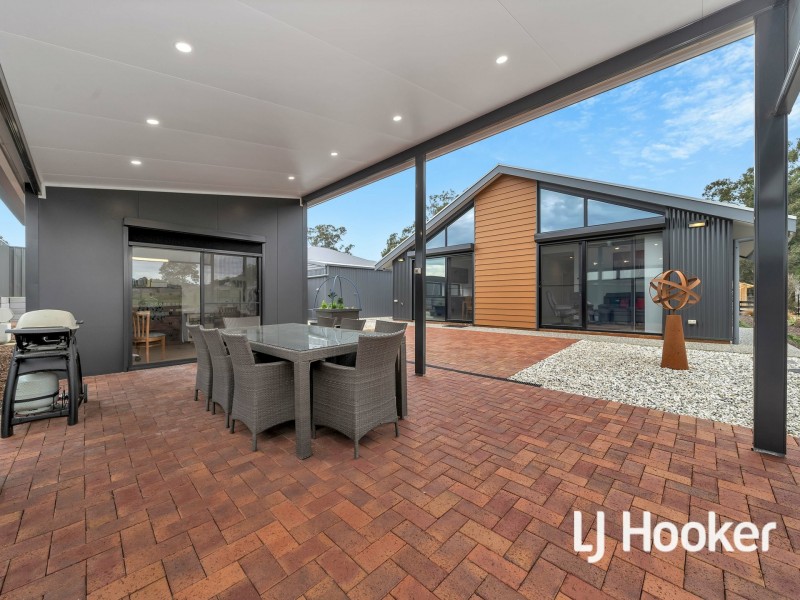 8 Dunnfield Drive, Mount Torrens SA 5244