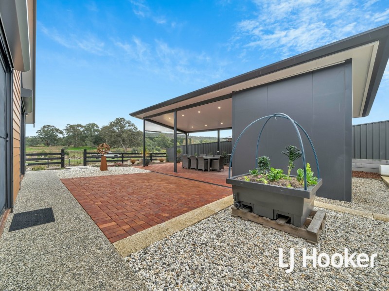 8 Dunnfield Drive, Mount Torrens SA 5244