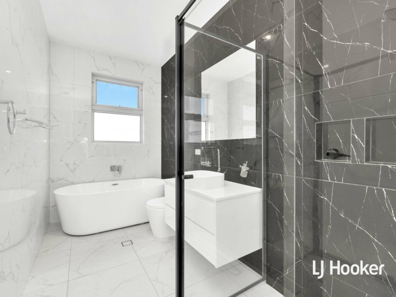 17A Surrey St, Blair Athol SA 5084