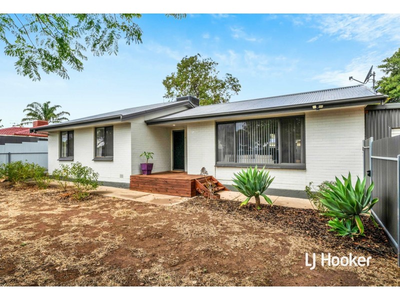24 Dauntless Cres, Elizabeth Downs SA 5113