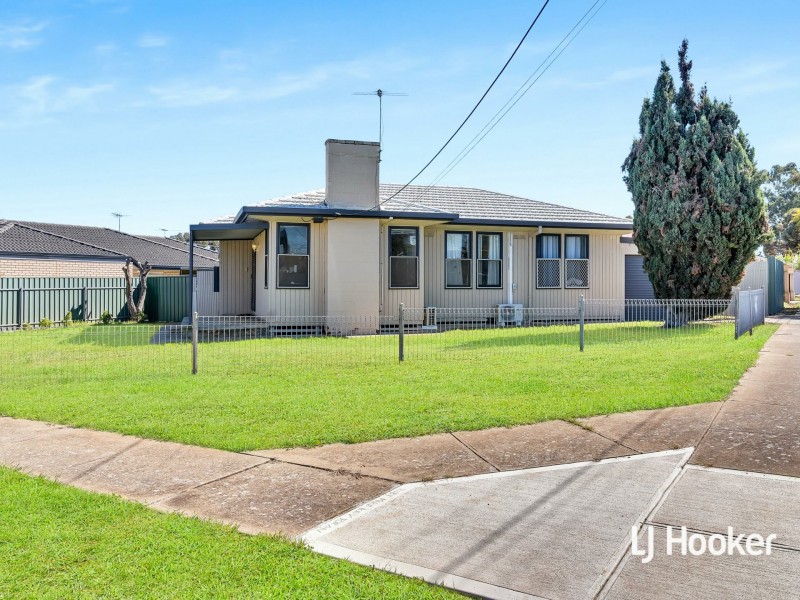 4 Chaucer St, Clearview SA 5085