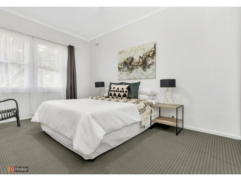 8 Hanson Road, Elizabeth Downs SA 5113