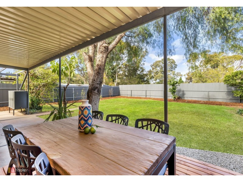 8 Hanson Road, Elizabeth Downs SA 5113