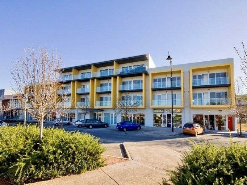 10/10 Light Common, Mawson Lakes SA 5095