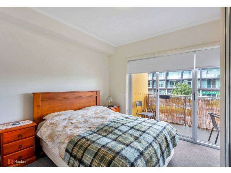 10/10 Light Common, Mawson Lakes SA 5095