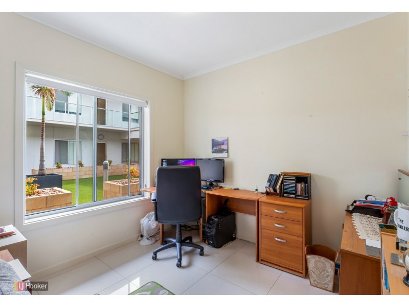 10/10 Light Common, Mawson Lakes SA 5095