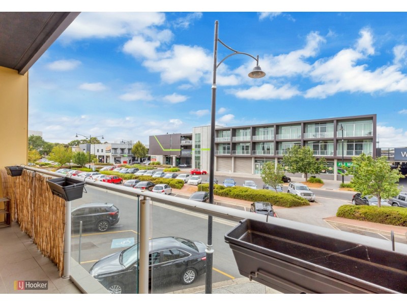 10/10 Light Common, Mawson Lakes SA 5095