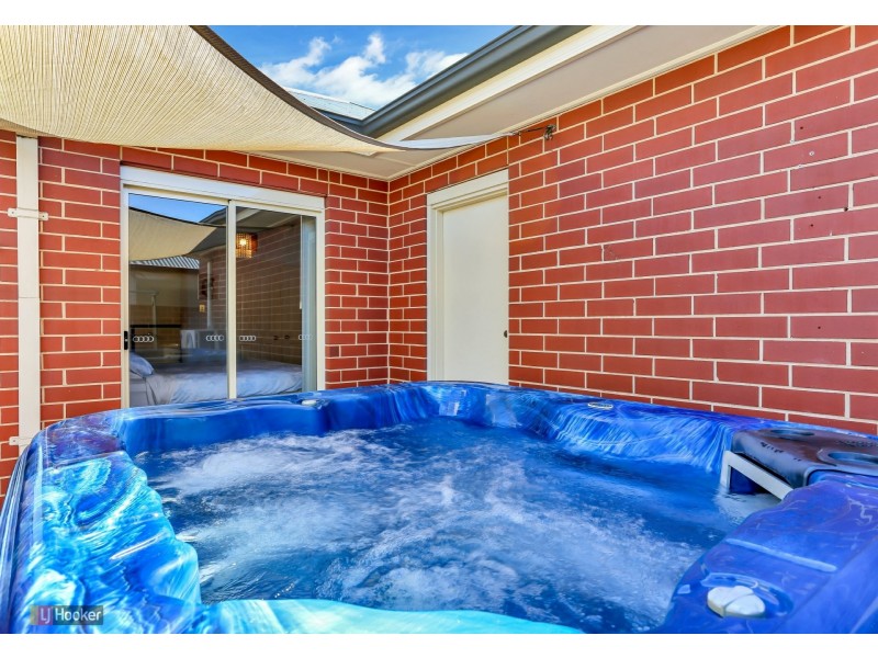 2 Greenleaf Court, Mawson Lakes SA 5095
