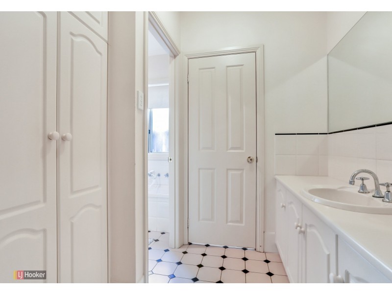 2 Greenleaf Court, Mawson Lakes SA 5095