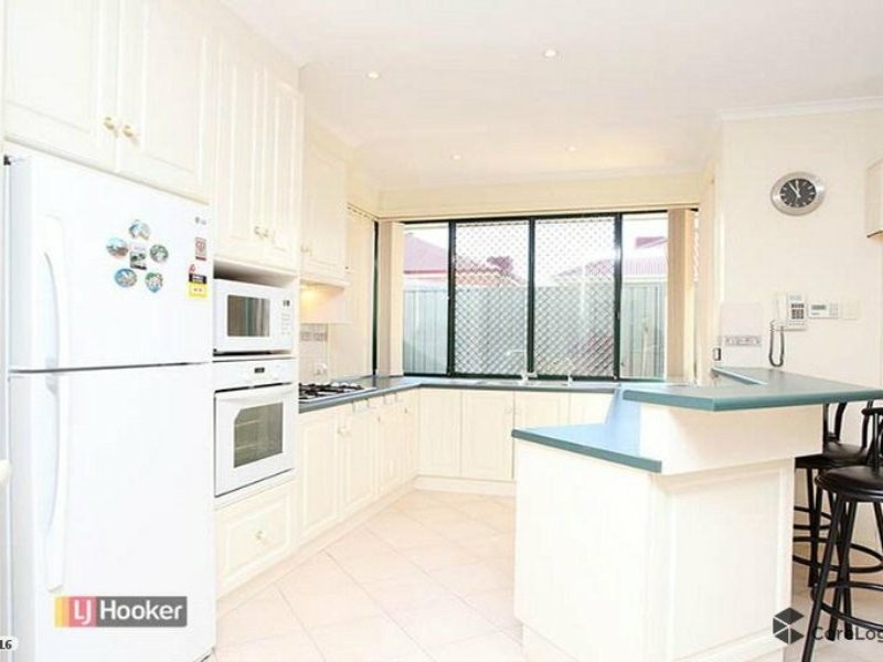 32 Ashwood Circuit, Mawson Lakes SA 5095