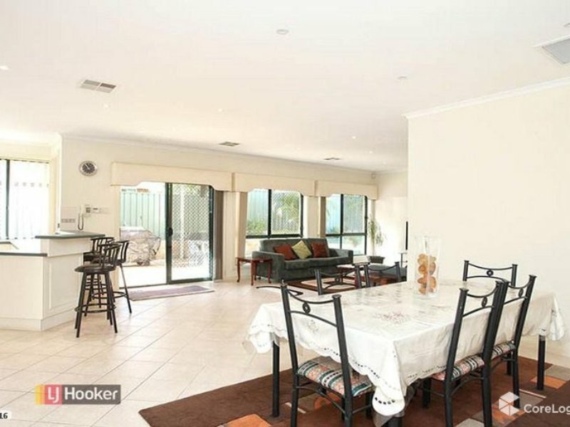 32 Ashwood Circuit, Mawson Lakes SA 5095