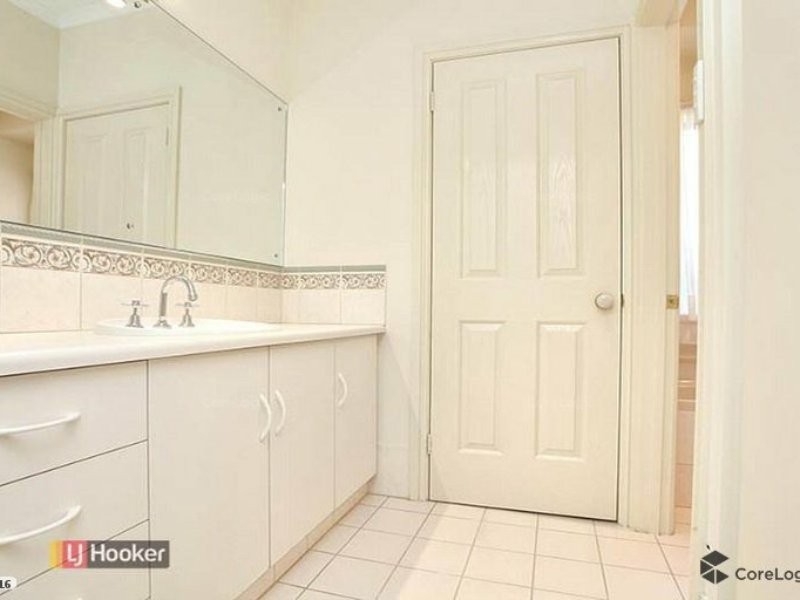 32 Ashwood Circuit, Mawson Lakes SA 5095