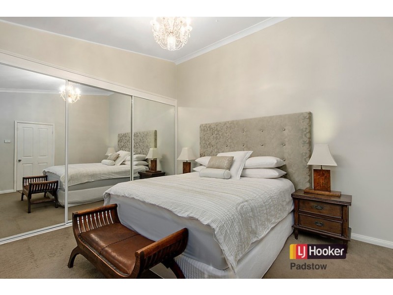 649 Henry Lawson Drive, East Hills NSW 2213