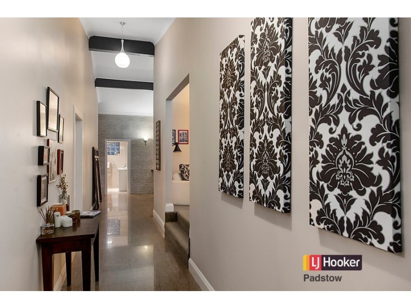 649 Henry Lawson Drive, East Hills NSW 2213