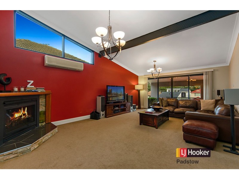 649 Henry Lawson Drive, East Hills NSW 2213