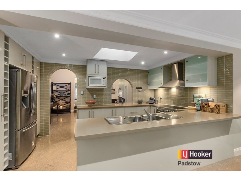 649 Henry Lawson Drive, East Hills NSW 2213