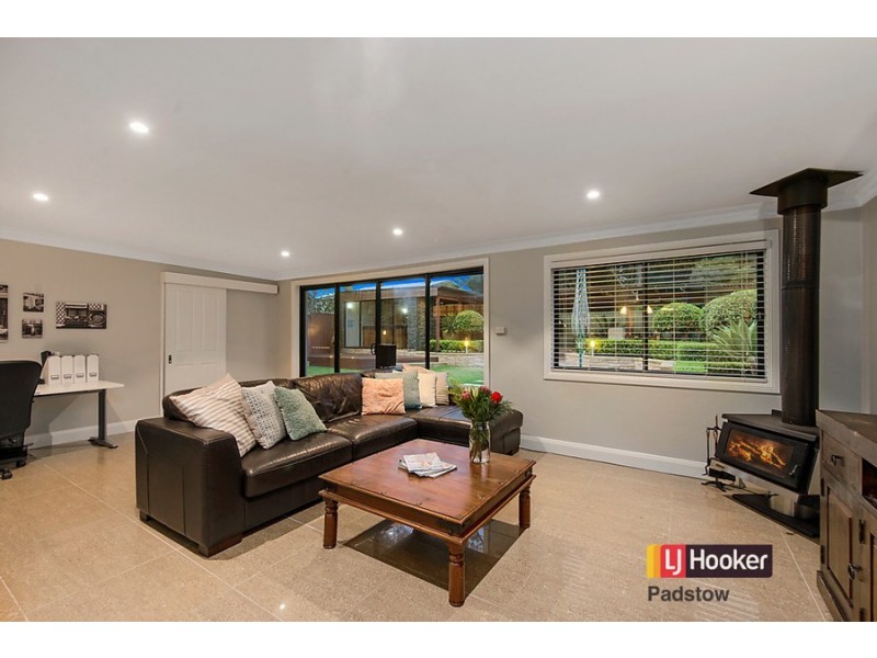 649 Henry Lawson Drive, East Hills NSW 2213
