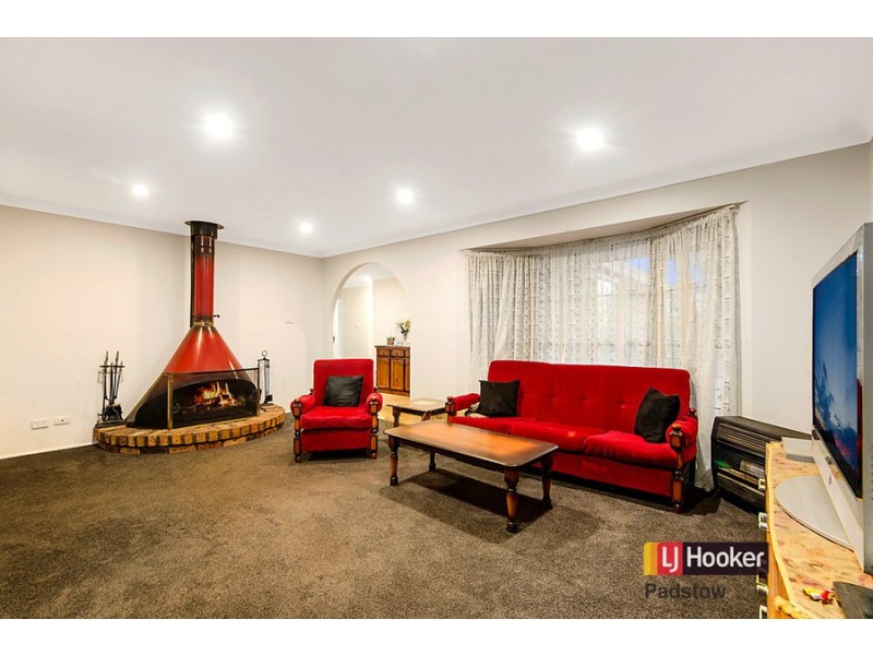 72 Hall Drive, Menai NSW 2234