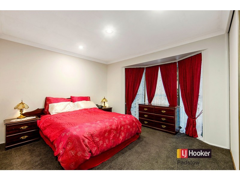 72 Hall Drive, Menai NSW 2234