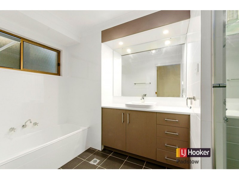 72 Hall Drive, Menai NSW 2234