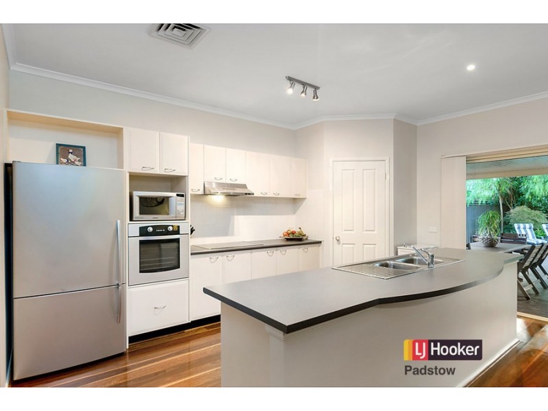 2 Eileen Street, Picnic Point NSW 2213