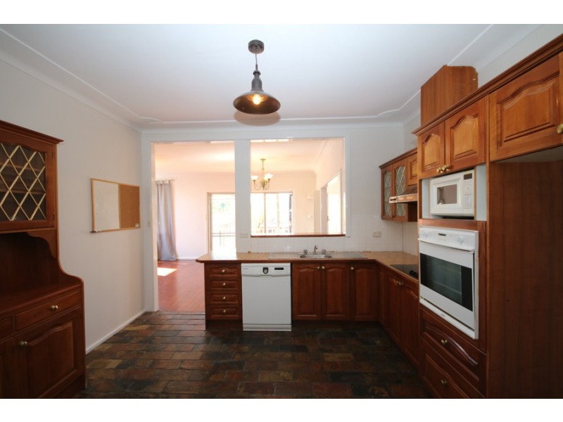 82 Thomas Street, Picnic Point NSW 2213