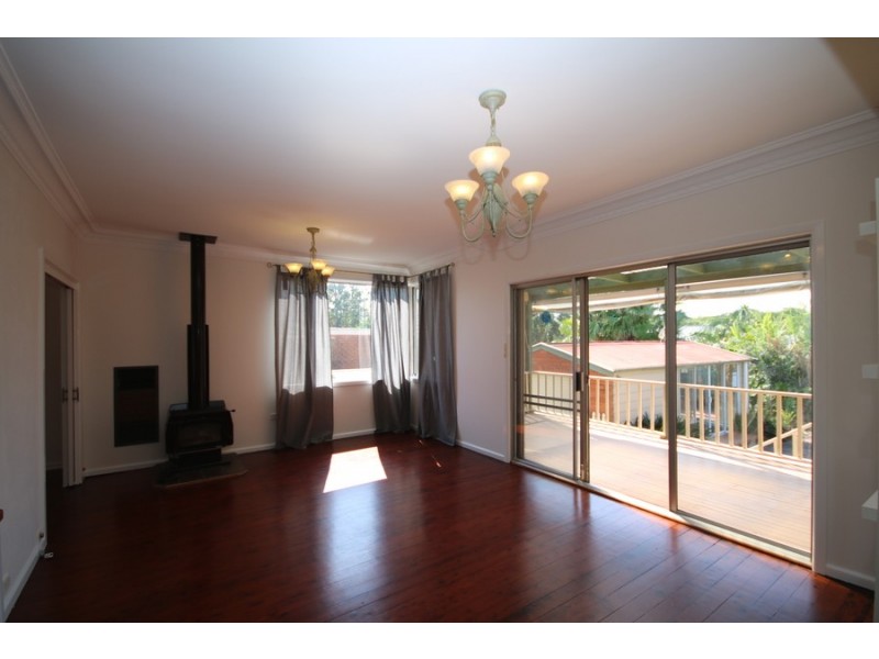 82 Thomas Street, Picnic Point NSW 2213