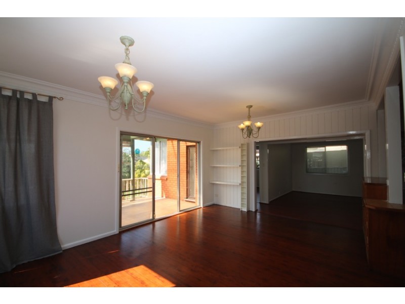 82 Thomas Street, Picnic Point NSW 2213