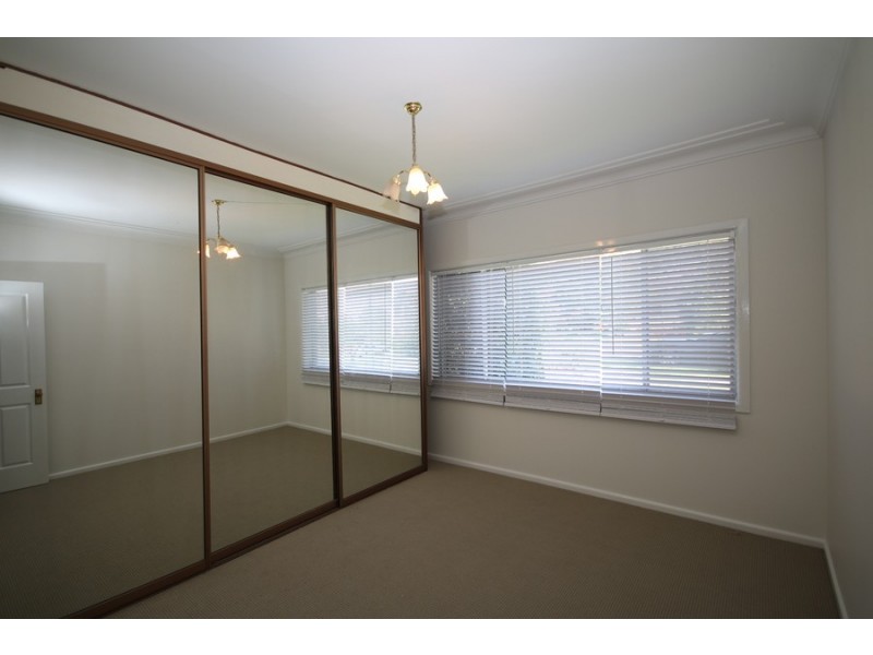82 Thomas Street, Picnic Point NSW 2213