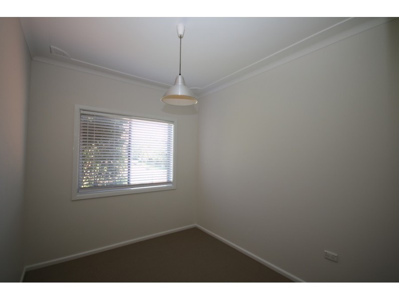 82 Thomas Street, Picnic Point NSW 2213