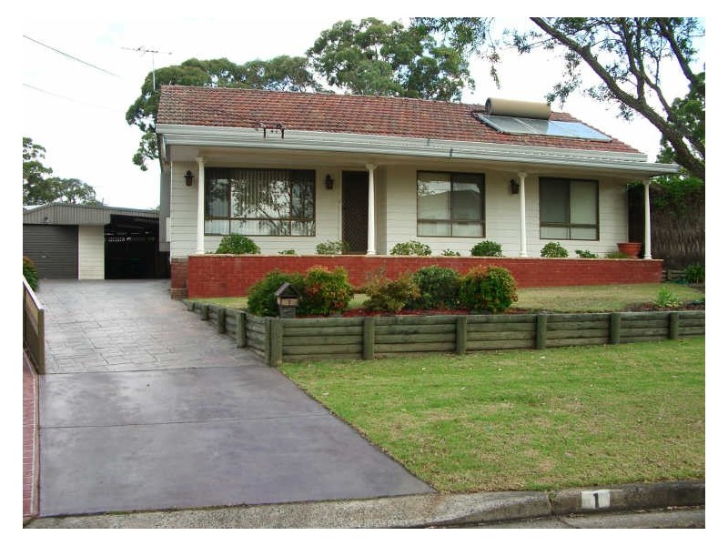 1 Clyfford Place, Picnic Point NSW 2213