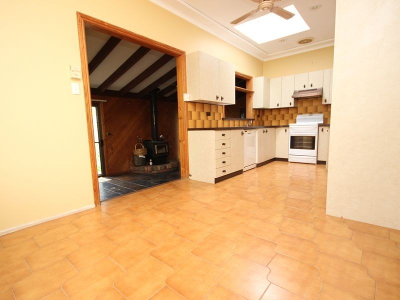 1 Clyfford Place, Picnic Point NSW 2213