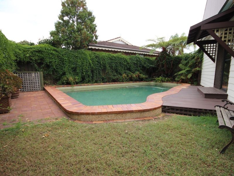 1 Clyfford Place, Picnic Point NSW 2213