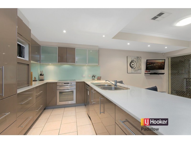 9/837 Henry Lawson Drive, Picnic Point NSW 2213