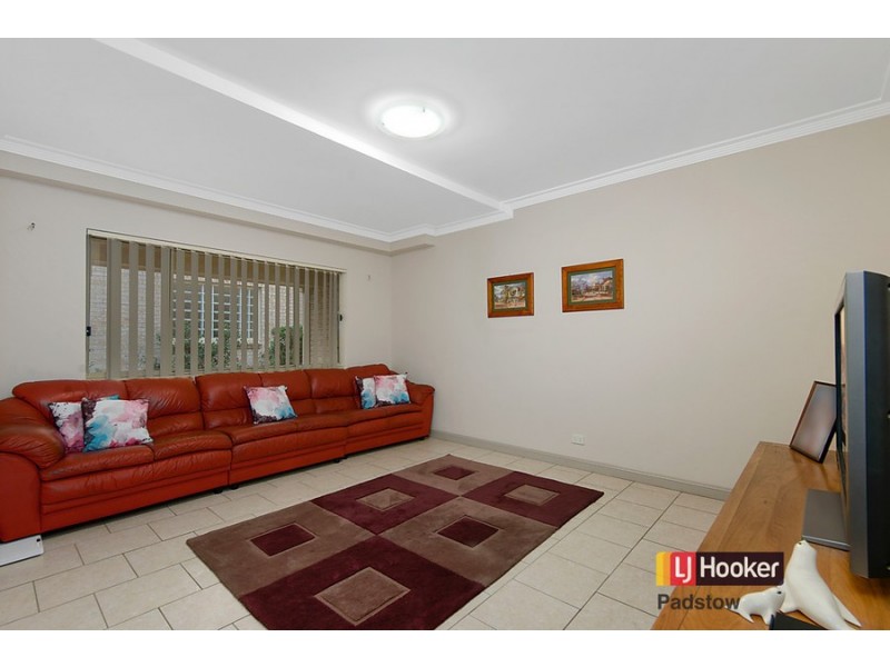 9/837 Henry Lawson Drive, Picnic Point NSW 2213