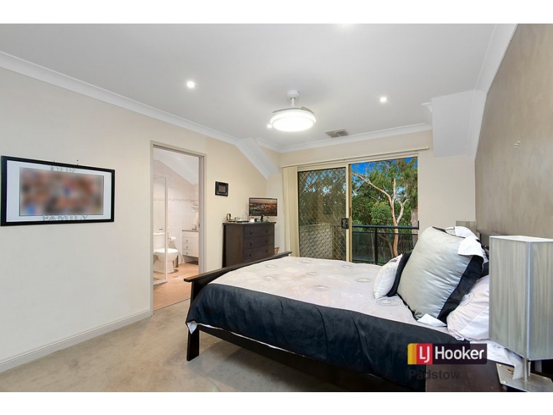 9/837 Henry Lawson Drive, Picnic Point NSW 2213