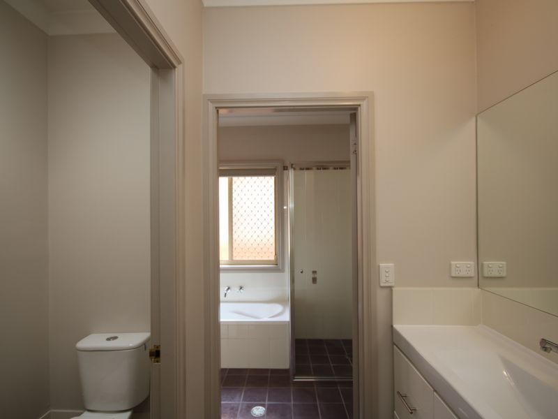 2/12 Ferndale Road, Revesby NSW 2212