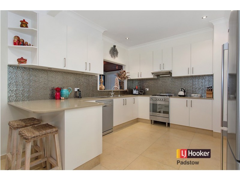 92 Thomas Street, Picnic Point NSW 2213