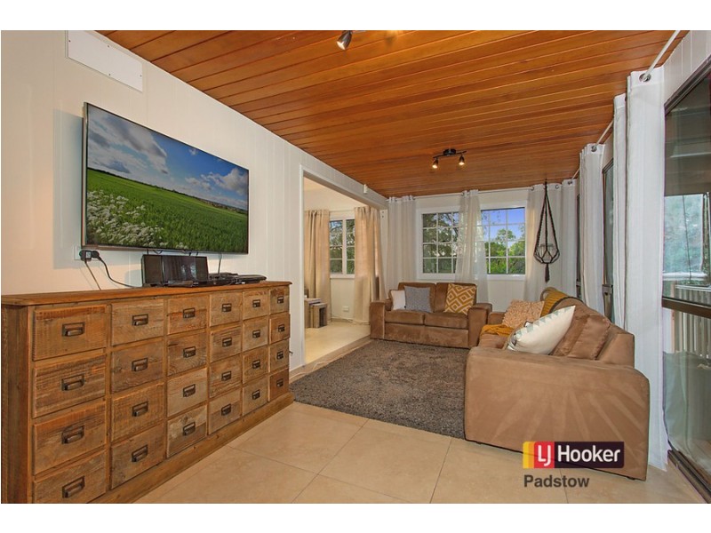 92 Thomas Street, Picnic Point NSW 2213