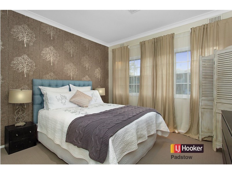 92 Thomas Street, Picnic Point NSW 2213